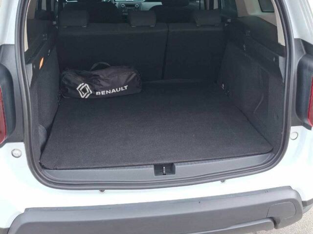 Белый Рено Дастер, объемом двигателя 1.5 л и пробегом 25 тыс. км за 17800 $, фото 4 на Automoto.ua