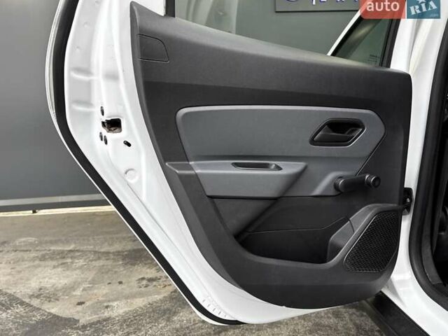 Рено Дастер 2021 в Киеве на Automoto.ua Белый Рено Дастер, объемом двигателя 1.5 л и пробегом 181 тыс. км за 14000 $, фото 37 на Automoto.ua