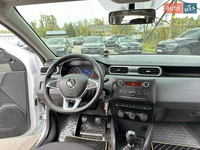 Белый Рено Дастер, объемом двигателя 1.46 л и пробегом 103 тыс. км за 16699 $, фото 19 на Automoto.ua