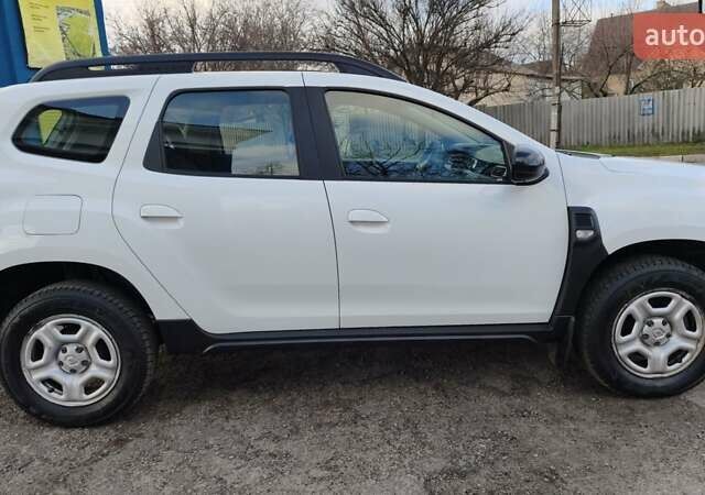 Белый Рено Дастер, объемом двигателя 1.5 л и пробегом 80 тыс. км за 13500 $, фото 11 на Automoto.ua