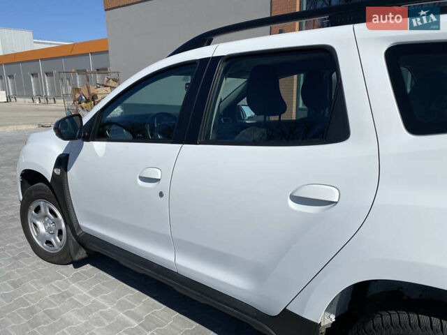 Белый Рено Дастер, объемом двигателя 1.5 л и пробегом 122 тыс. км за 17899 $, фото 11 на Automoto.ua