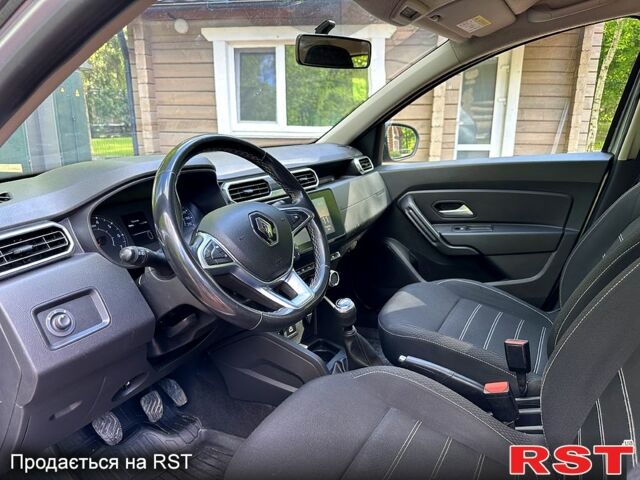 Белый Рено Дастер, объемом двигателя 1.5 л и пробегом 130 тыс. км за 16900 $, фото 5 на Automoto.ua