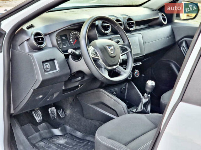 Белый Рено Дастер, объемом двигателя 1.5 л и пробегом 152 тыс. км за 16700 $, фото 46 на Automoto.ua