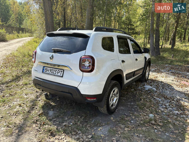 Белый Рено Дастер, объемом двигателя 1.6 л и пробегом 75 тыс. км за 13900 $, фото 5 на Automoto.ua