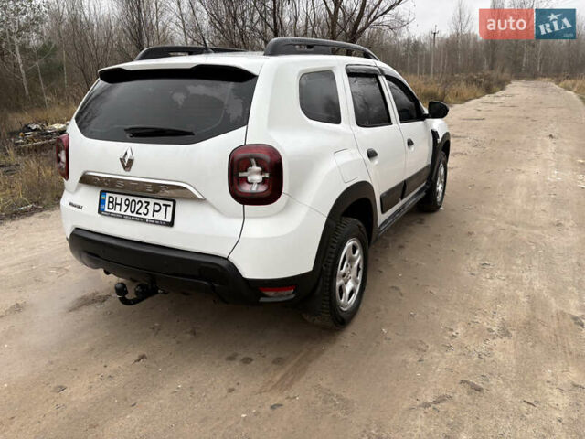Белый Рено Дастер, объемом двигателя 1.6 л и пробегом 75 тыс. км за 12999 $, фото 5 на Automoto.ua