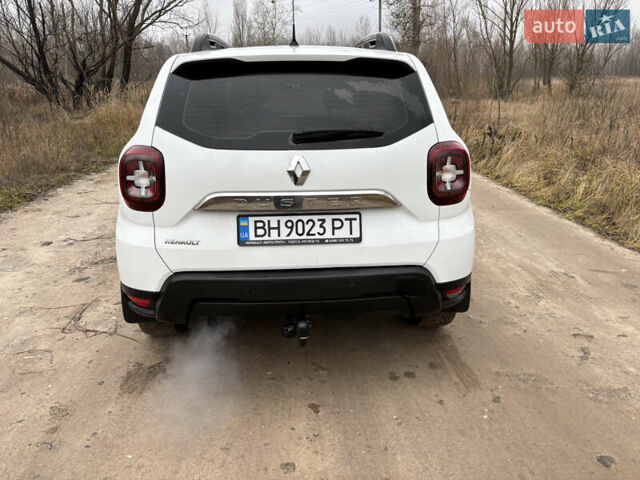 Белый Рено Дастер, объемом двигателя 1.6 л и пробегом 75 тыс. км за 12999 $, фото 4 на Automoto.ua