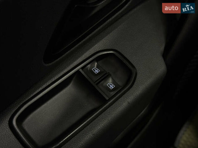 Белый Рено Дастер, объемом двигателя 1.46 л и пробегом 140 тыс. км за 17299 $, фото 25 на Automoto.ua