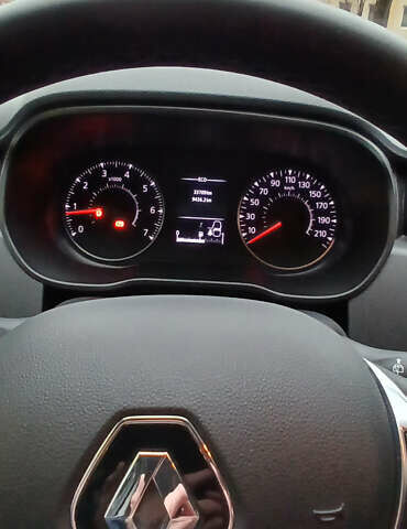 Белый Рено Дастер, объемом двигателя 1.6 л и пробегом 33 тыс. км за 16200 $, фото 25 на Automoto.ua