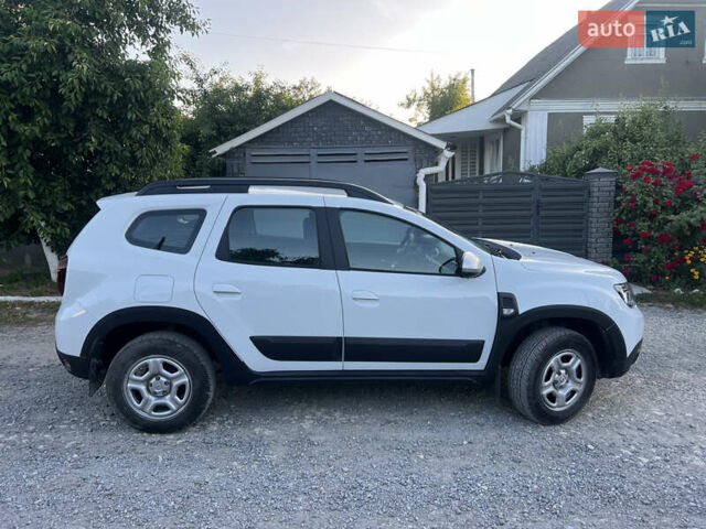 Білий Рено Дастер, об'ємом двигуна 1.6 л та пробігом 5 тис. км за 16900 $, фото 2 на Automoto.ua