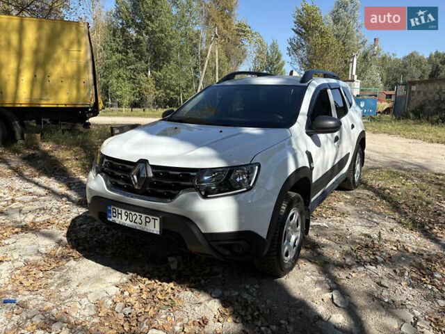 Белый Рено Дастер, объемом двигателя 1.5 л и пробегом 75 тыс. км за 13500 $, фото 2 на Automoto.ua