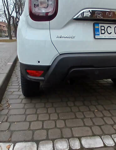 Белый Рено Дастер, объемом двигателя 1.6 л и пробегом 33 тыс. км за 16200 $, фото 13 на Automoto.ua