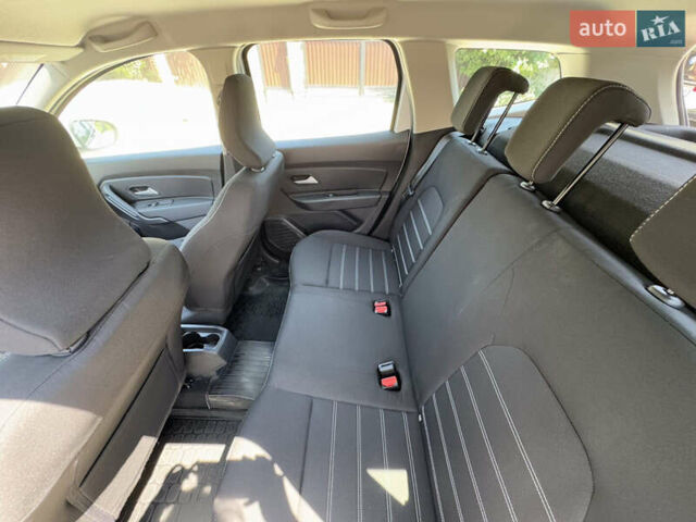 Білий Рено Дастер, об'ємом двигуна 1.6 л та пробігом 5 тис. км за 16900 $, фото 6 на Automoto.ua