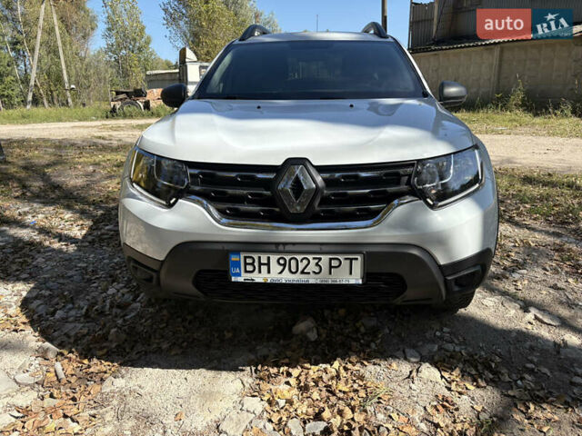 Белый Рено Дастер, объемом двигателя 1.6 л и пробегом 75 тыс. км за 13900 $, фото 2 на Automoto.ua