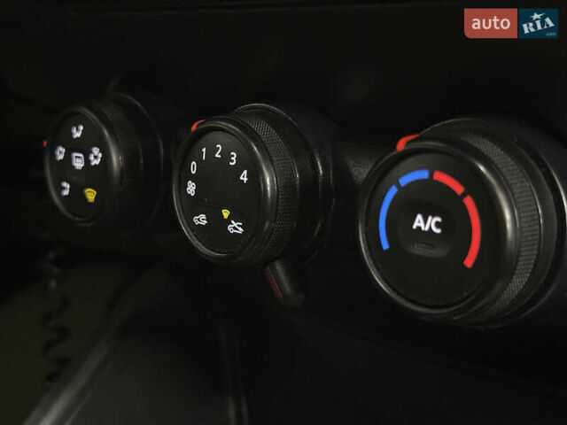 Белый Рено Дастер, объемом двигателя 1.46 л и пробегом 140 тыс. км за 17299 $, фото 29 на Automoto.ua