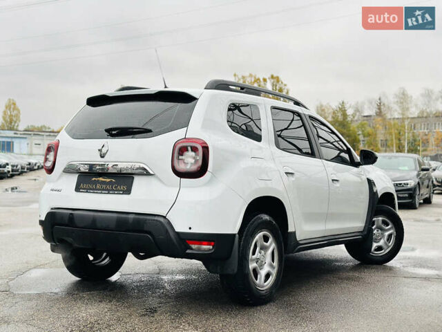 Белый Рено Дастер, объемом двигателя 1.6 л и пробегом 74 тыс. км за 19400 $, фото 1 на Automoto.ua