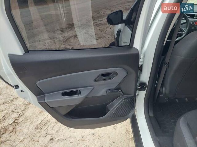 Белый Рено Дастер, объемом двигателя 1.46 л и пробегом 80 тыс. км за 16500 $, фото 12 на Automoto.ua