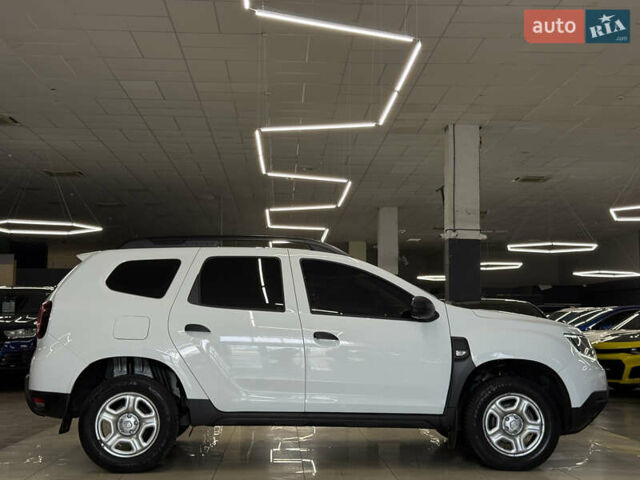 Белый Рено Дастер, объемом двигателя 1.46 л и пробегом 140 тыс. км за 17299 $, фото 7 на Automoto.ua
