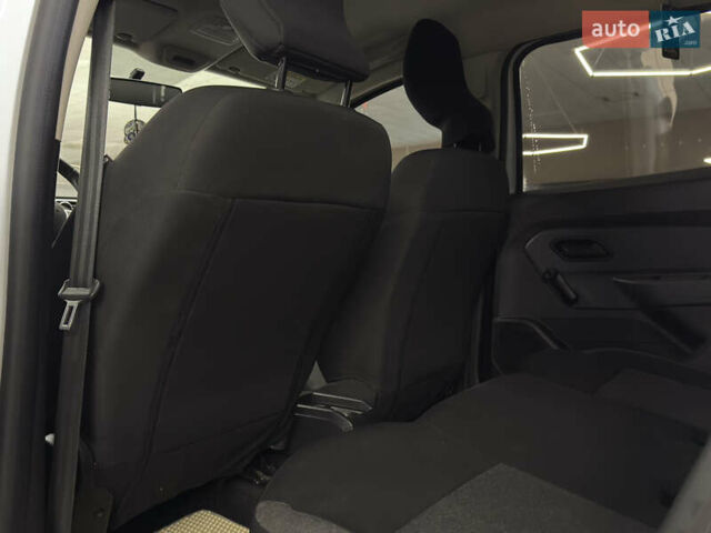 Белый Рено Дастер, объемом двигателя 1.46 л и пробегом 140 тыс. км за 17299 $, фото 20 на Automoto.ua