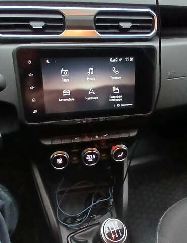 Белый Рено Дастер, объемом двигателя 1.6 л и пробегом 33 тыс. км за 16200 $, фото 26 на Automoto.ua