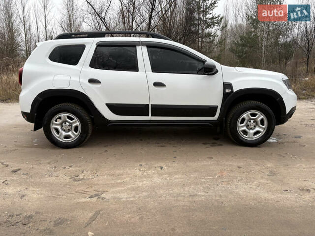 Белый Рено Дастер, объемом двигателя 1.6 л и пробегом 75 тыс. км за 12999 $, фото 6 на Automoto.ua