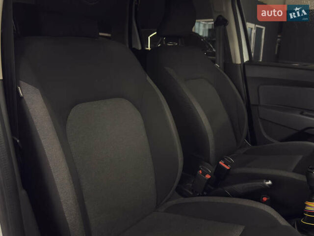 Белый Рено Дастер, объемом двигателя 1.46 л и пробегом 140 тыс. км за 17299 $, фото 18 на Automoto.ua