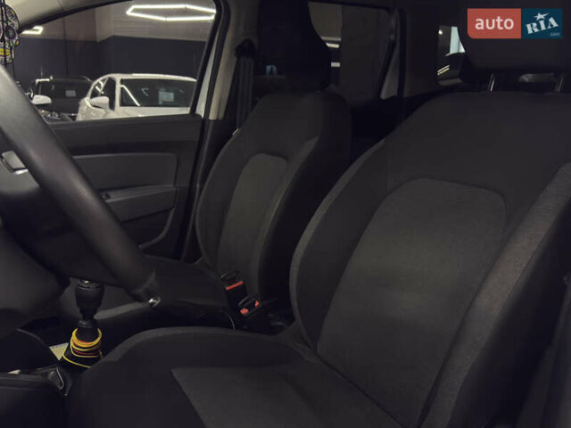 Белый Рено Дастер, объемом двигателя 1.46 л и пробегом 140 тыс. км за 17299 $, фото 16 на Automoto.ua