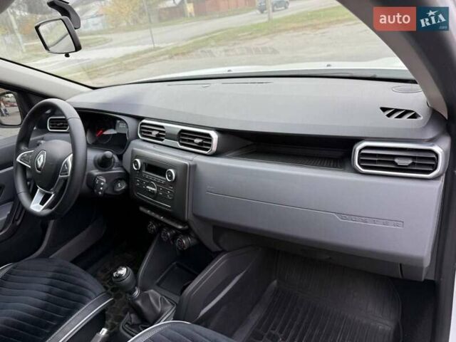 Белый Рено Дастер, объемом двигателя 1.46 л и пробегом 46 тыс. км за 20000 $, фото 5 на Automoto.ua