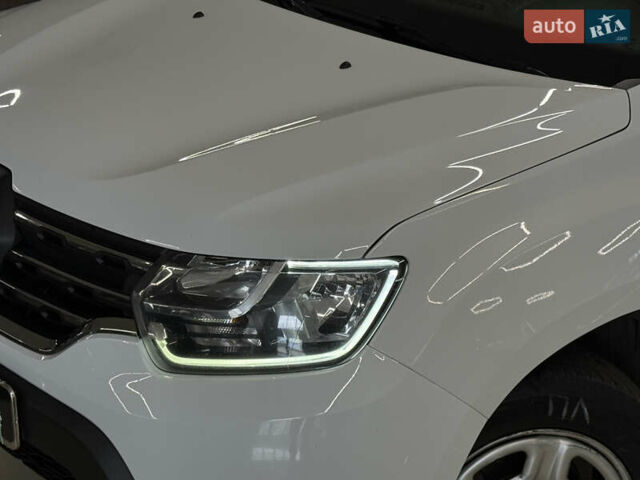 Белый Рено Дастер, объемом двигателя 1.46 л и пробегом 140 тыс. км за 17299 $, фото 2 на Automoto.ua