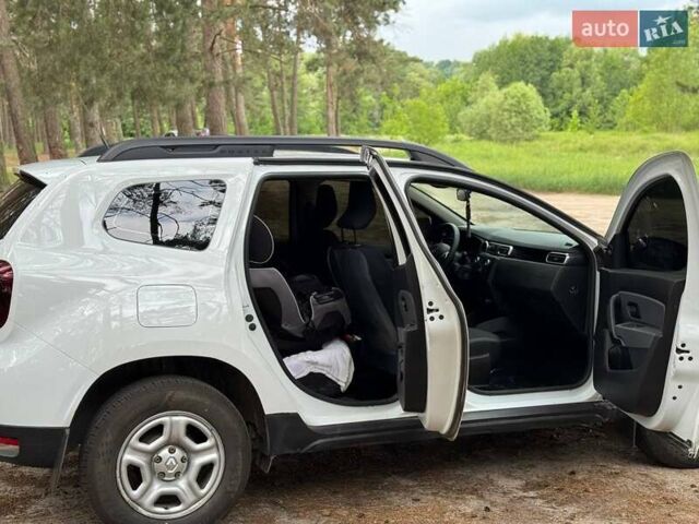 Белый Рено Дастер, объемом двигателя 1.46 л и пробегом 49 тыс. км за 17900 $, фото 14 на Automoto.ua