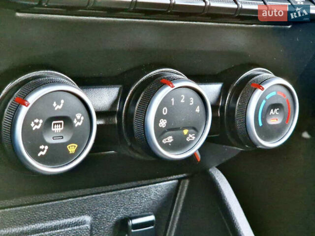 Белый Рено Дастер, объемом двигателя 1.5 л и пробегом 152 тыс. км за 16700 $, фото 72 на Automoto.ua