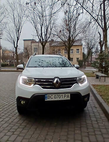 Белый Рено Дастер, объемом двигателя 1.6 л и пробегом 33 тыс. км за 16200 $, фото 7 на Automoto.ua