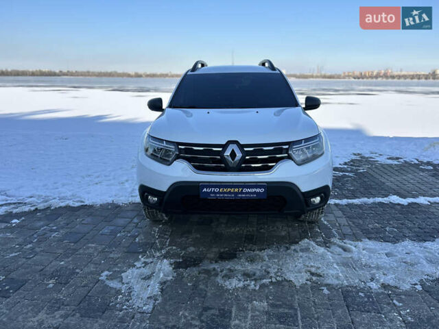 Белый Рено Дастер, объемом двигателя 1.6 л и пробегом 17 тыс. км за 17800 $, фото 3 на Automoto.ua