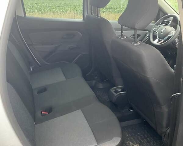 Белый Рено Дастер, объемом двигателя 1.5 л и пробегом 68 тыс. км за 19100 $, фото 5 на Automoto.ua