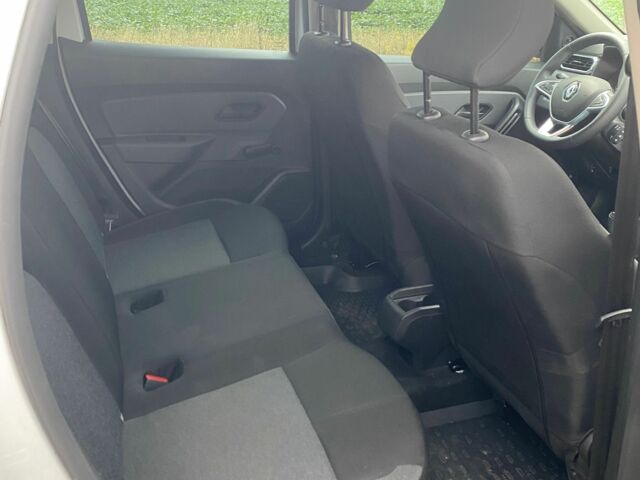 Белый Рено Дастер, объемом двигателя 1.5 л и пробегом 68 тыс. км за 19100 $, фото 5 на Automoto.ua