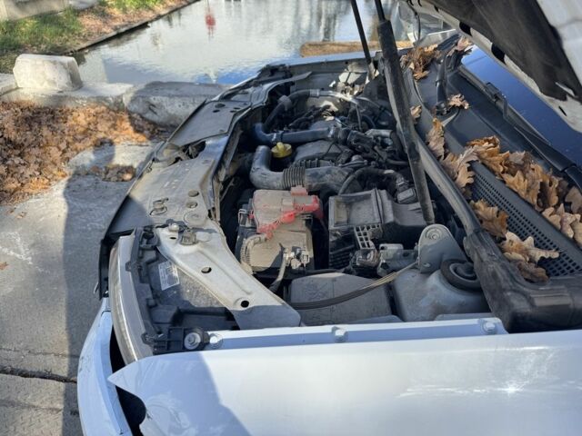 Белый Рено Дастер, объемом двигателя 1.5 л и пробегом 106 тыс. км за 10000 $, фото 4 на Automoto.ua