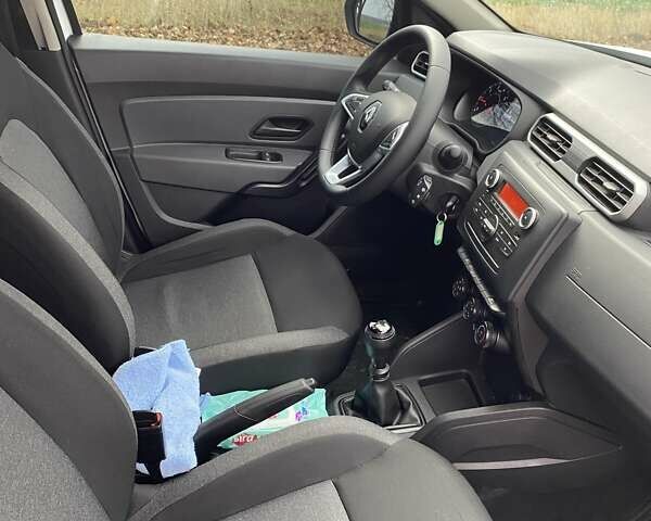 Белый Рено Дастер, объемом двигателя 1.5 л и пробегом 68 тыс. км за 19100 $, фото 4 на Automoto.ua