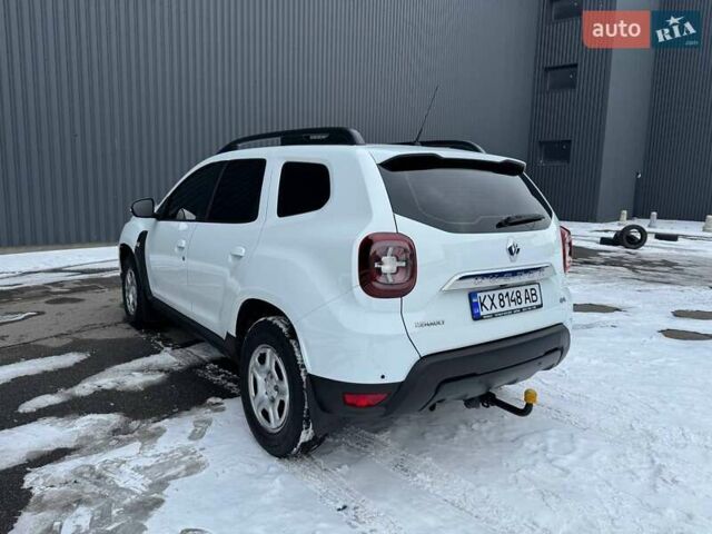 Белый Рено Дастер, объемом двигателя 1.5 л и пробегом 42 тыс. км за 20000 $, фото 4 на Automoto.ua