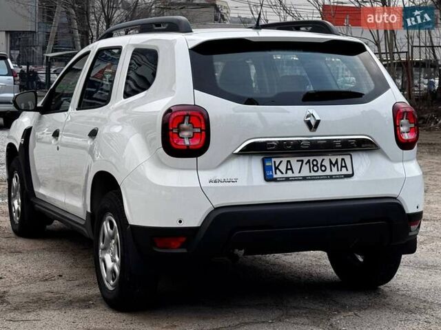 Белый Рено Дастер, объемом двигателя 1.6 л и пробегом 22 тыс. км за 17800 $, фото 4 на Automoto.ua