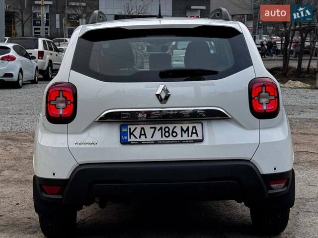 Белый Рено Дастер, объемом двигателя 1.6 л и пробегом 22 тыс. км за 17800 $, фото 5 на Automoto.ua