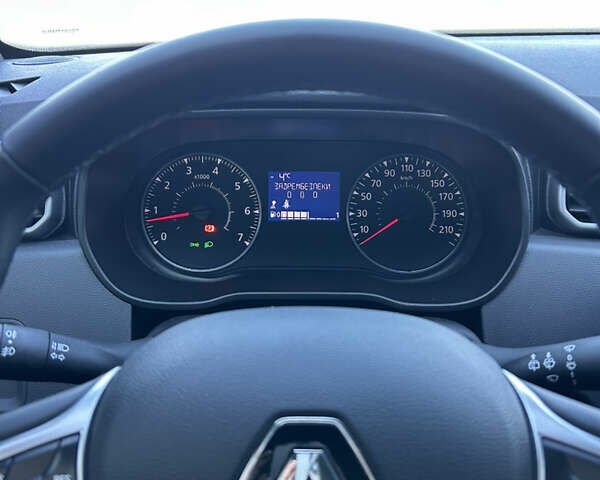 Белый Рено Дастер, объемом двигателя 1.6 л и пробегом 17 тыс. км за 17800 $, фото 19 на Automoto.ua