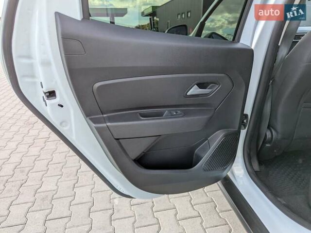 Белый Рено Дастер, объемом двигателя 1.5 л и пробегом 16 тыс. км за 22100 $, фото 54 на Automoto.ua