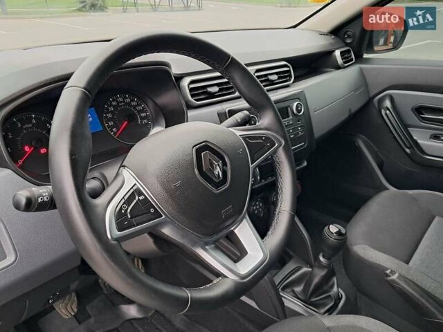 Белый Рено Дастер, объемом двигателя 1.5 л и пробегом 16 тыс. км за 16800 $, фото 9 на Automoto.ua