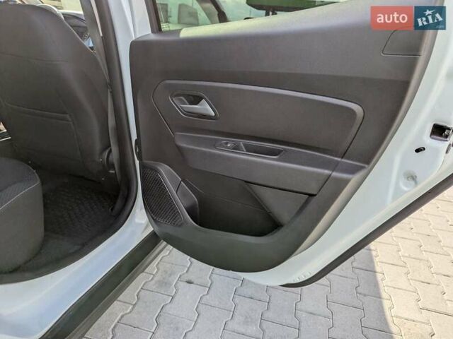 Белый Рено Дастер, объемом двигателя 1.5 л и пробегом 16 тыс. км за 22100 $, фото 64 на Automoto.ua