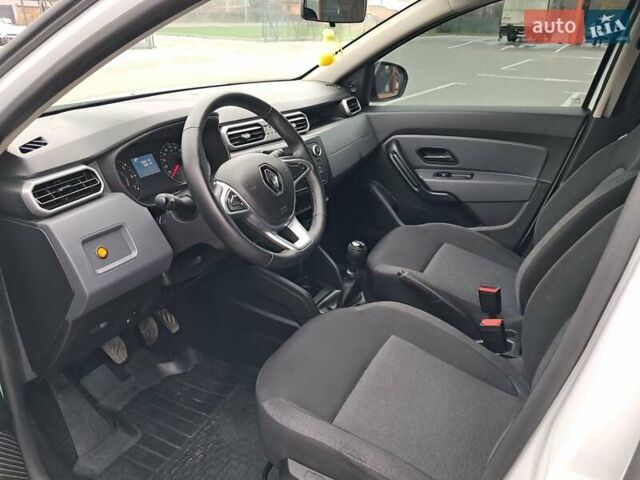 Белый Рено Дастер, объемом двигателя 1.5 л и пробегом 16 тыс. км за 16800 $, фото 29 на Automoto.ua