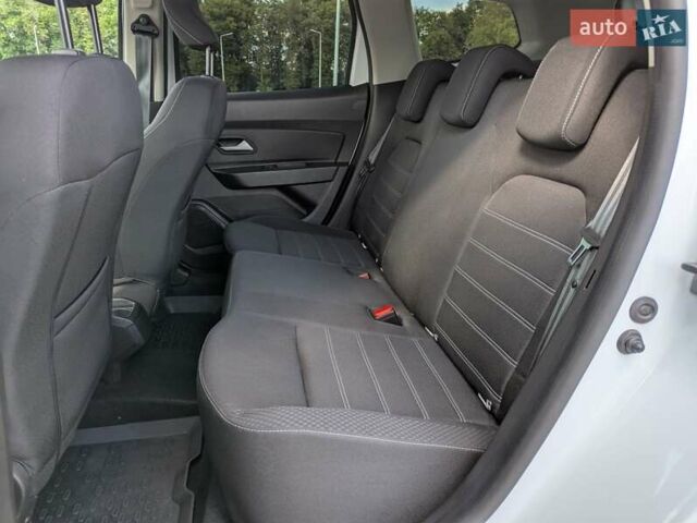 Белый Рено Дастер, объемом двигателя 1.5 л и пробегом 16 тыс. км за 22100 $, фото 56 на Automoto.ua