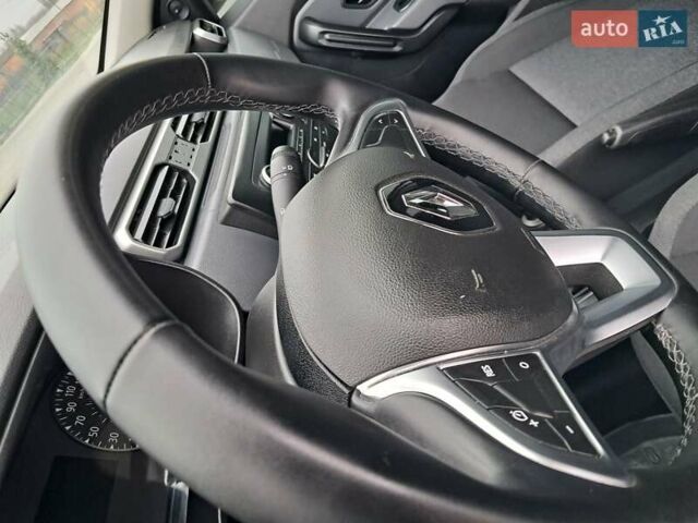 Белый Рено Дастер, объемом двигателя 1.5 л и пробегом 16 тыс. км за 16800 $, фото 7 на Automoto.ua