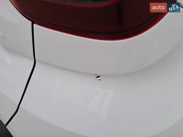 Белый Рено Дастер, объемом двигателя 1.5 л и пробегом 16 тыс. км за 16800 $, фото 10 на Automoto.ua