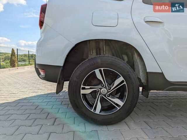 Белый Рено Дастер, объемом двигателя 1.5 л и пробегом 16 тыс. км за 22100 $, фото 26 на Automoto.ua