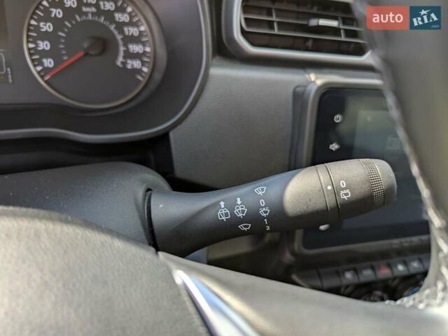 Белый Рено Дастер, объемом двигателя 1.5 л и пробегом 16 тыс. км за 22100 $, фото 44 на Automoto.ua