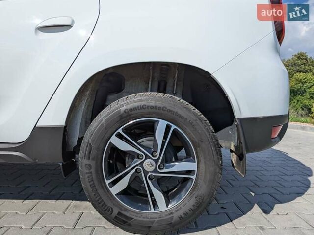 Белый Рено Дастер, объемом двигателя 1.5 л и пробегом 16 тыс. км за 22950 $, фото 27 на Automoto.ua